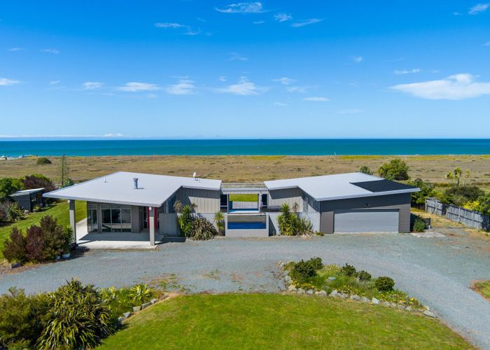  at 18 Shoreline Place, Rarangi