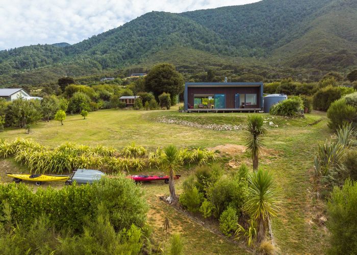  at 15 Tai Close, Kaiuma Bay