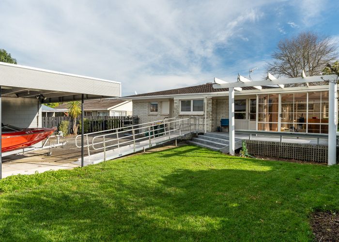  at 35 Alison Street, Hamilton Lake, Hamilton, Waikato