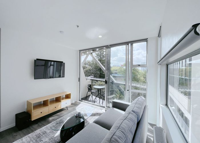  at 5B/8 Scotia Place, Auckland Central, Auckland