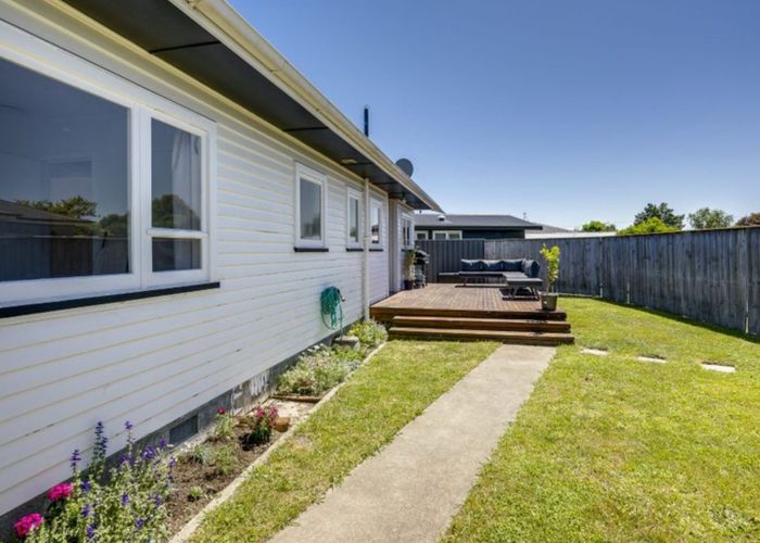  at 11 Magdalen Crescent, Pirimai, Napier