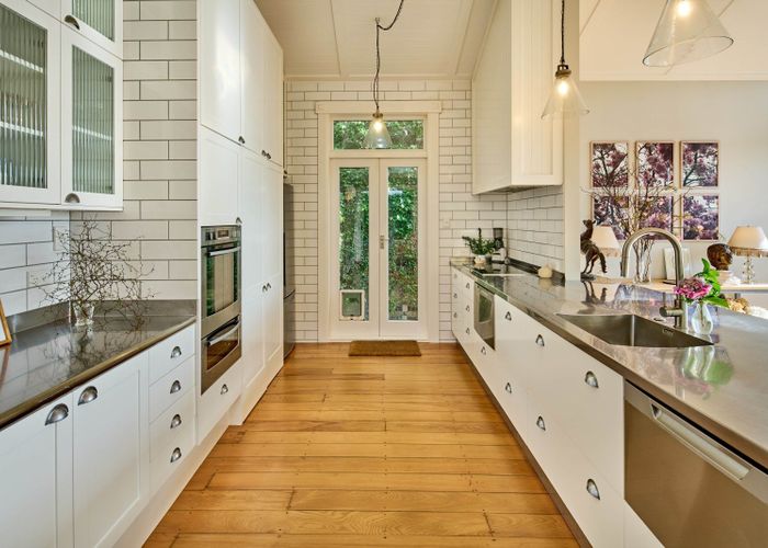  at 18 Harbour View Road, Northland, Wellington, Wellington