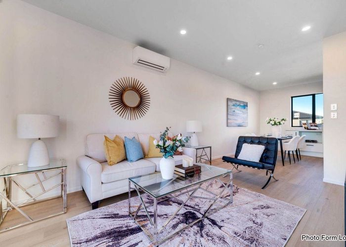  at 1/32 Tiraumea Drive, Pakuranga, Manukau City, Auckland