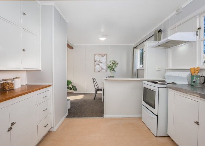  at 10 Lincoln Grove, Cannons Creek, Porirua, Wellington