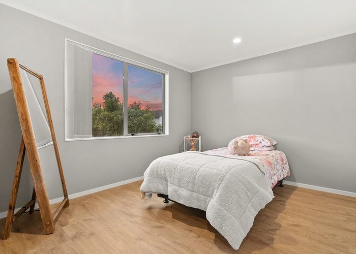  at 6 Phar Lap Crescent, Takanini, Papakura, Auckland