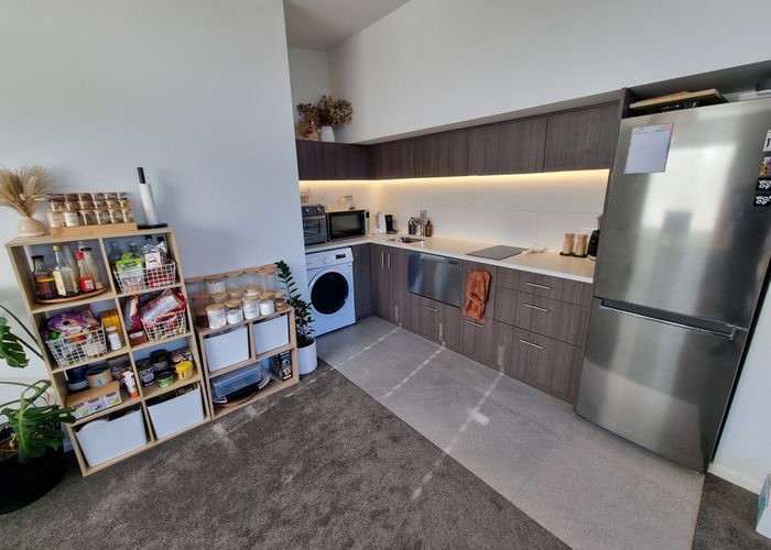  at 2/105 Onewa Road, Northcote, Auckland