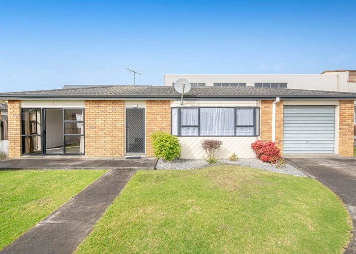  at 4B Alice Avenue, Orewa, Rodney, Auckland