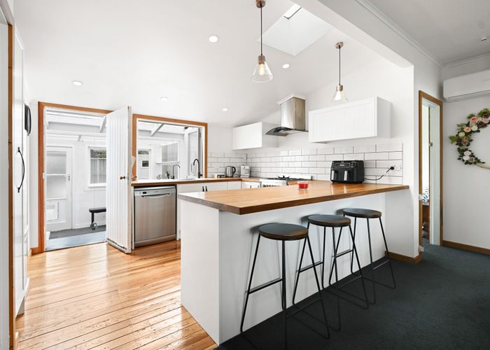  at 33 Claude Street, Fairfield, Hamilton