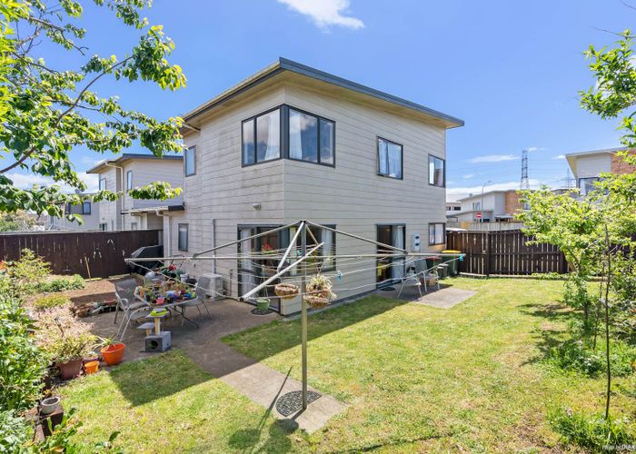  at 6 Clarrie Wills Way, Otara, Auckland