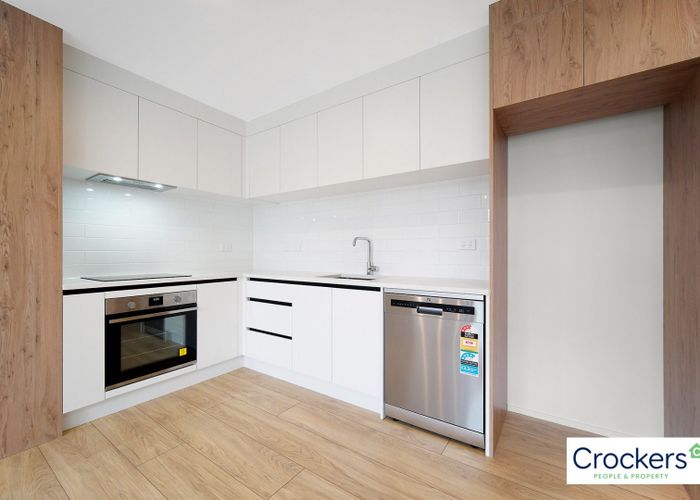  at 4 Treasure Lane, Te Atatu South, Waitakere City, Auckland