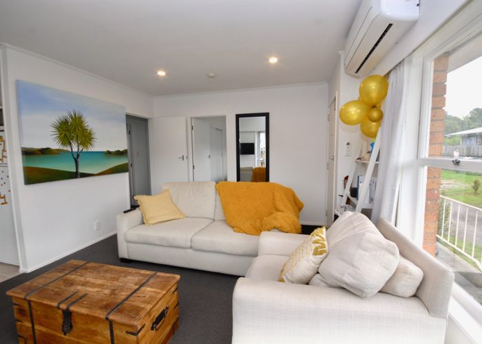  at 1/11 Kapiti Place, Sunnynook, North Shore City, Auckland