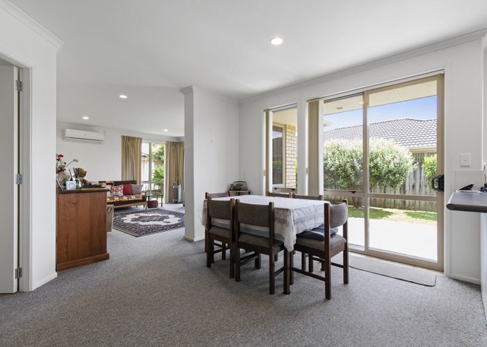  at 8 St Johns Avenue, Hamilton East, Hamilton