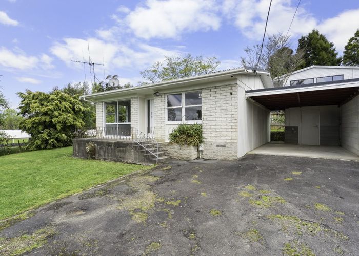 at 20 Acacia Crescent, Glenview, Hamilton