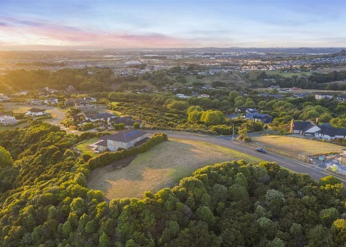  at 8 Sovereign Street, Flat Bush, Manukau City, Auckland