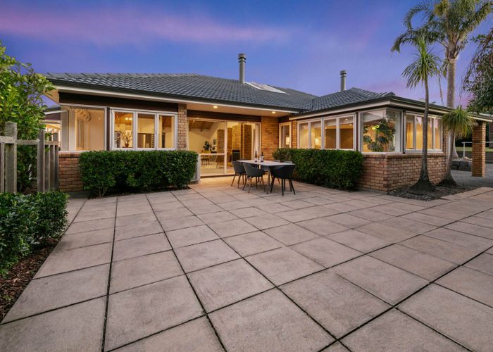  at 18 Burgundy Park Avenue, Henderson, Auckland