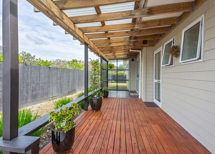  at 21 Reeves Street, Waikanae Beach, Waikanae