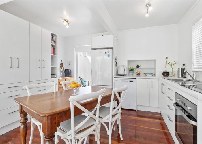  at 27 Langton Road, Stanmore Bay, Whangaparaoa