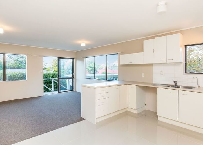  at 1/21 Lowtherhurst Road, Massey, Waitakere City, Auckland