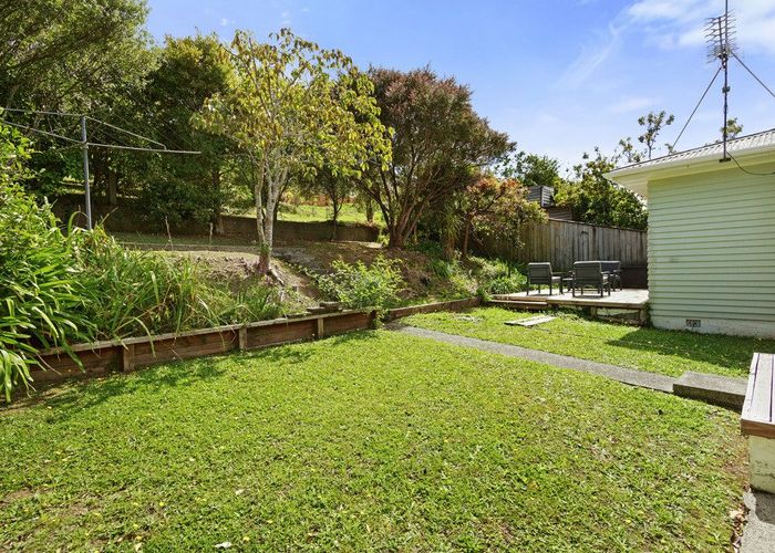  at 17 Lane Crescent, Tawa, Wellington