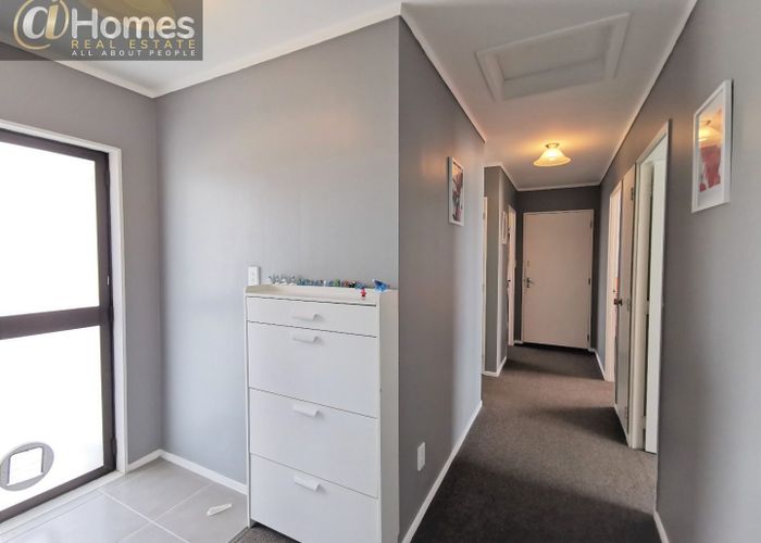  at 4/92 Awaroa Road, Sunnyvale, Waitakere City, Auckland