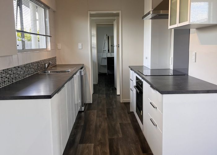  at 2/51 Gardiners Road, Bishopdale, Christchurch City, Canterbury