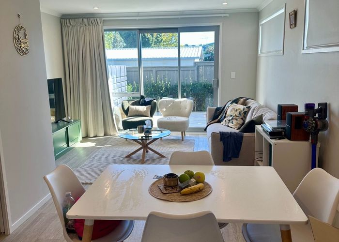  at 1B Pavola Grove, Glenfield, North Shore City, Auckland