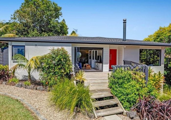 at 4 Marigold Place, Mairangi Bay, Auckland