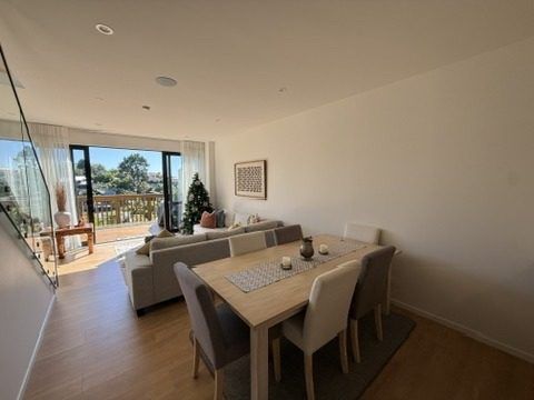  at 905E East Coast Road, Northcross, North Shore City, Auckland