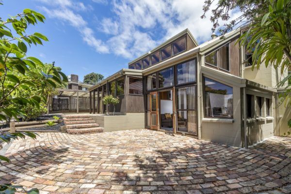  at 4 Jandell Crescent, Bucklands Beach, Manukau City, Auckland