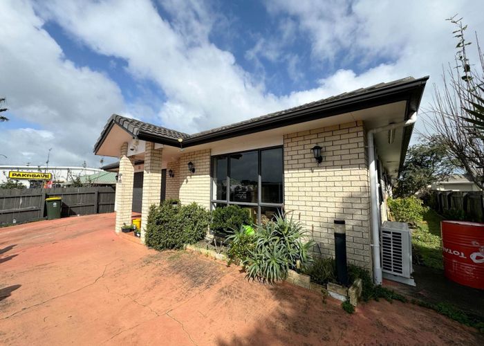  at 4 Robert Skelton Place, Clendon Park, Manukau City, Auckland