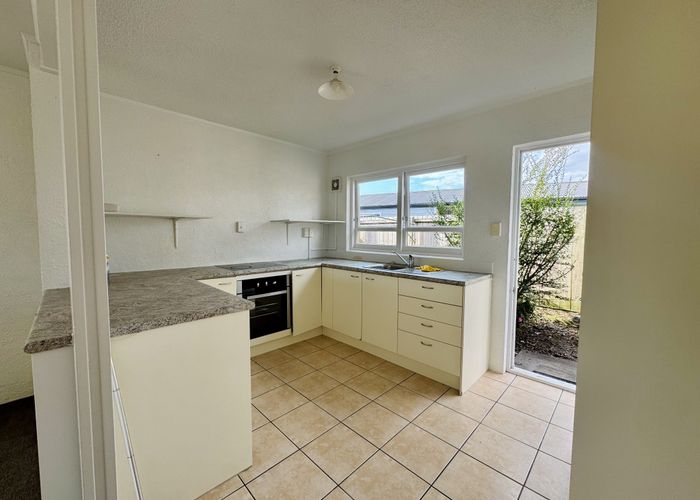  at 2/27 Berwyn Avenue, Takanini, Papakura, Auckland