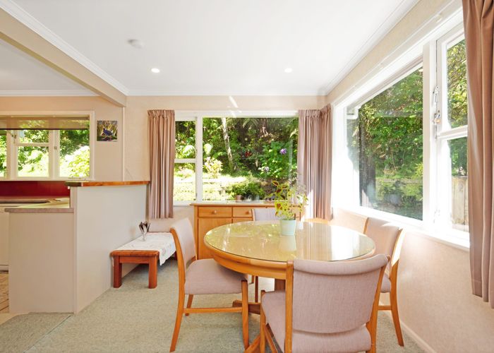  at 132 Pinehaven Road, Pinehaven, Upper Hutt, Wellington