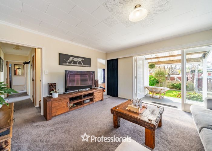  at 13 Whites Line West, Woburn, Lower Hutt, Wellington