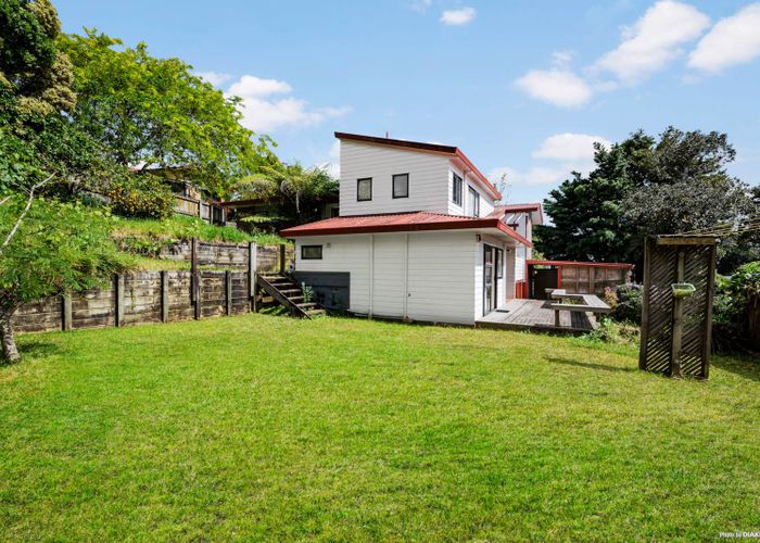  at 9 Mahoe Glade, Pukekohe