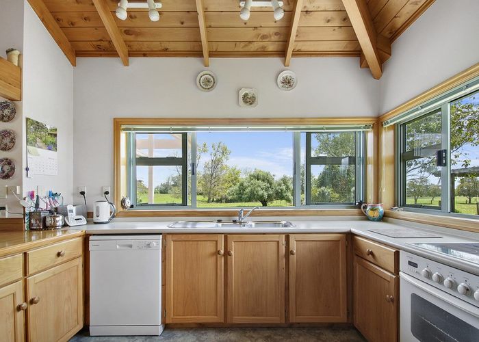 Free property data for 30 Mahana Road, Waimauku homes.co.nz