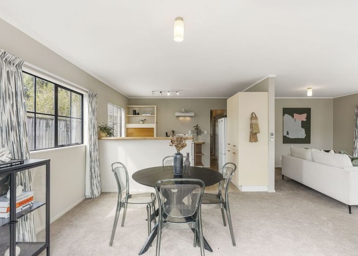  at 9a Dasent Street, Karori, Wellington, Wellington