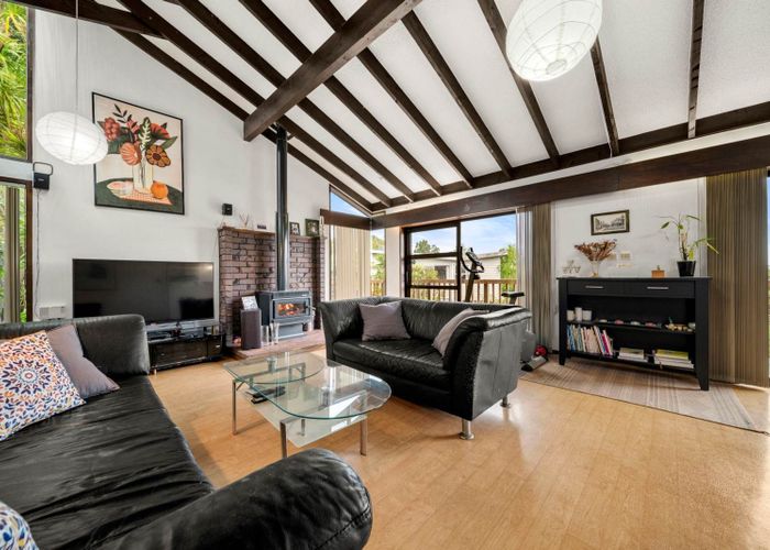 at 1/518 Beach Road, Murrays Bay, North Shore City, Auckland