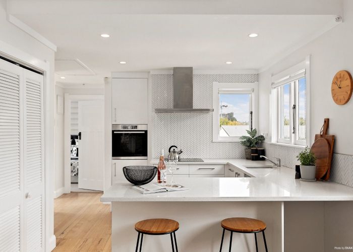  at 20 Alberta Street, Point Chevalier, Auckland City, Auckland