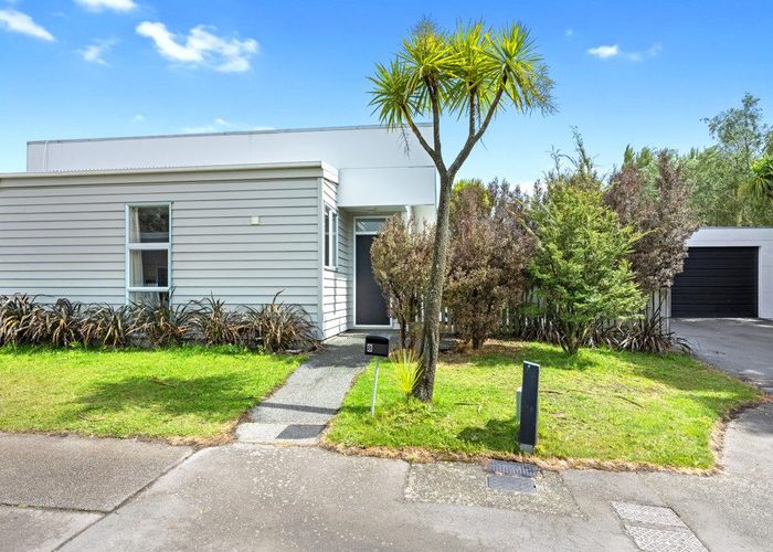  at 8 Somers Place, Spreydon, Christchurch City, Canterbury