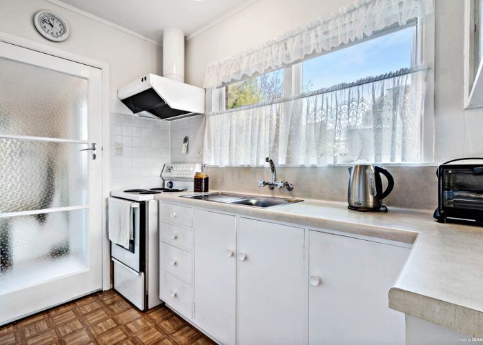  at 16B Pegler Drive, Howick, Auckland