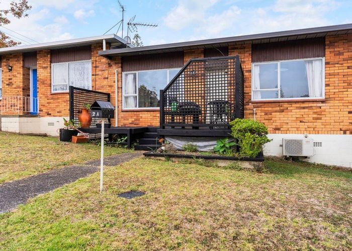  at 2/2 Halberg Street, Glenfield, Auckland