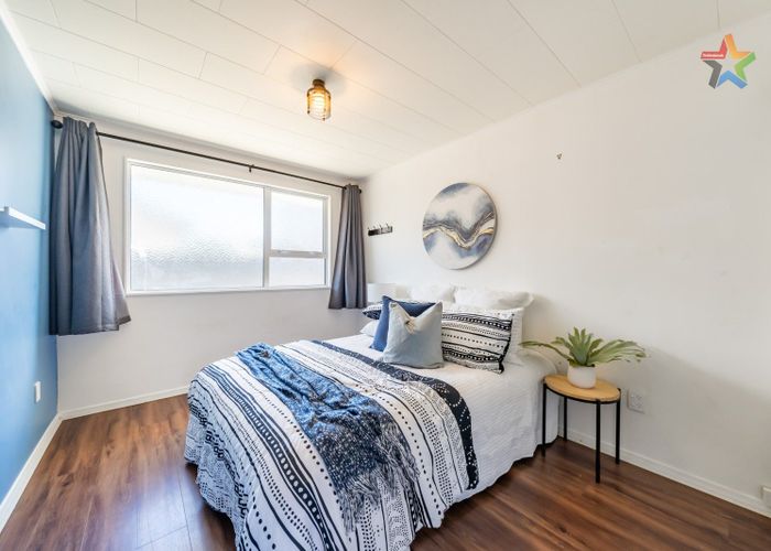  at 2/43 LEIGHTON AVE, GRACEFIELD, LOWER HUTT