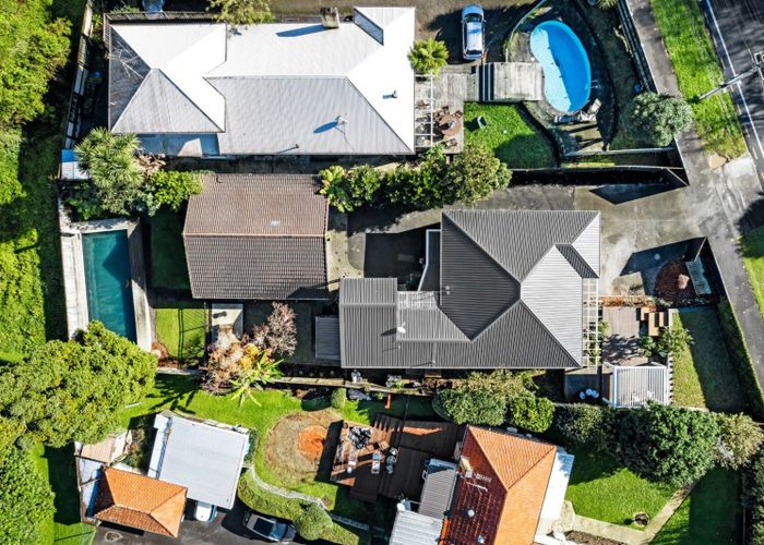  at 325 River Road, Claudelands, Hamilton