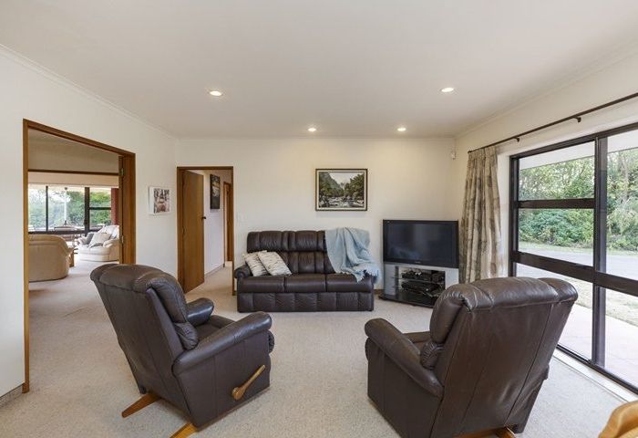  at 515 Roberts Line, Kelvin Grove, Palmerston North