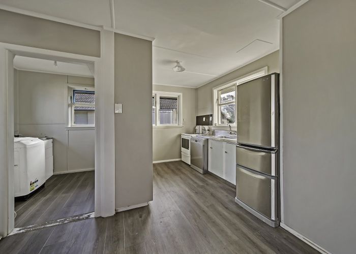  at 6 Carisbrooke Street, Aranui, Christchurch City, Canterbury