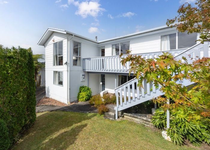  at 10 Stallard Place, Glen Eden, Waitakere City, Auckland
