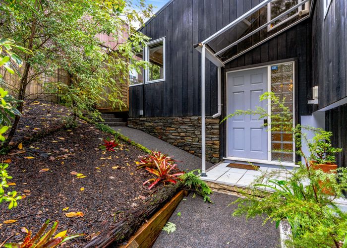  at 2/52 Fowler Street, Northcote, Auckland