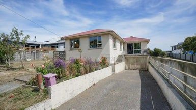 at 9 Severn Street, Clifton, Invercargill