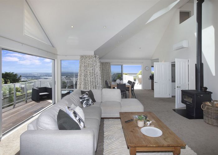  at 8 Kaikoura View, Mount Pleasant, Christchurch