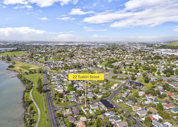  at 22 Tuakiri Street, Point England, Auckland
